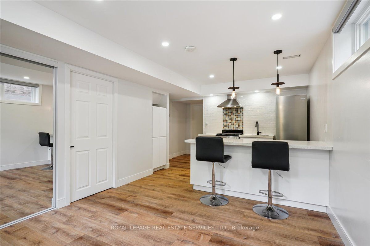 Toronto, ON M6E 1K4, Canada, ,1 BathroomBathrooms,Residential,Active,207786