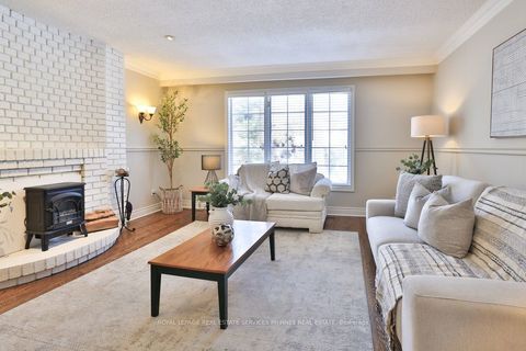 1244 Woodland Avenue Mississauga ON L5G 2X9