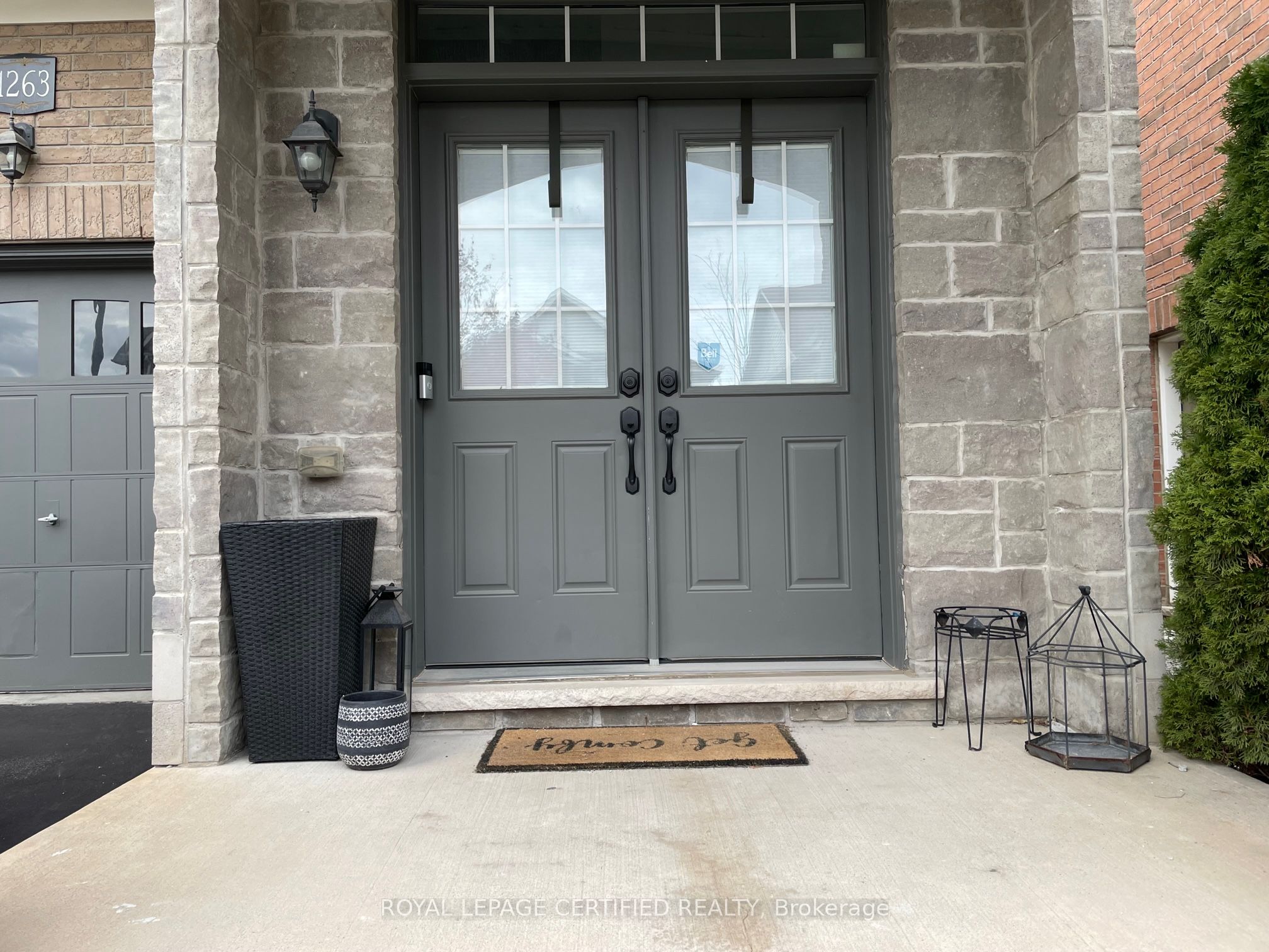 1263 Sim Place Upper