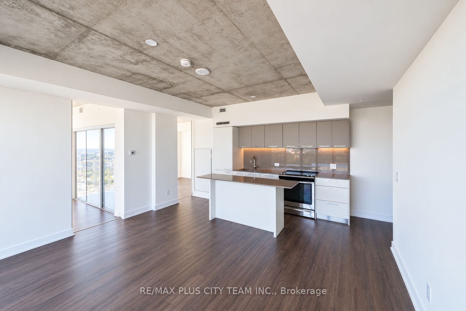 15 Baseball Place 1504