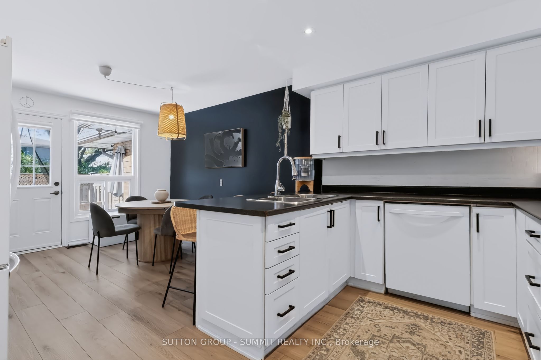 4018 Longmoor Drive 16