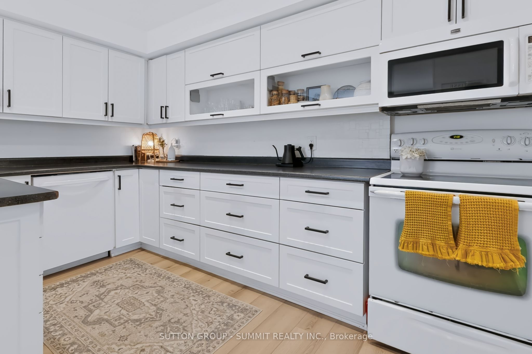 4018 Longmoor Drive 16