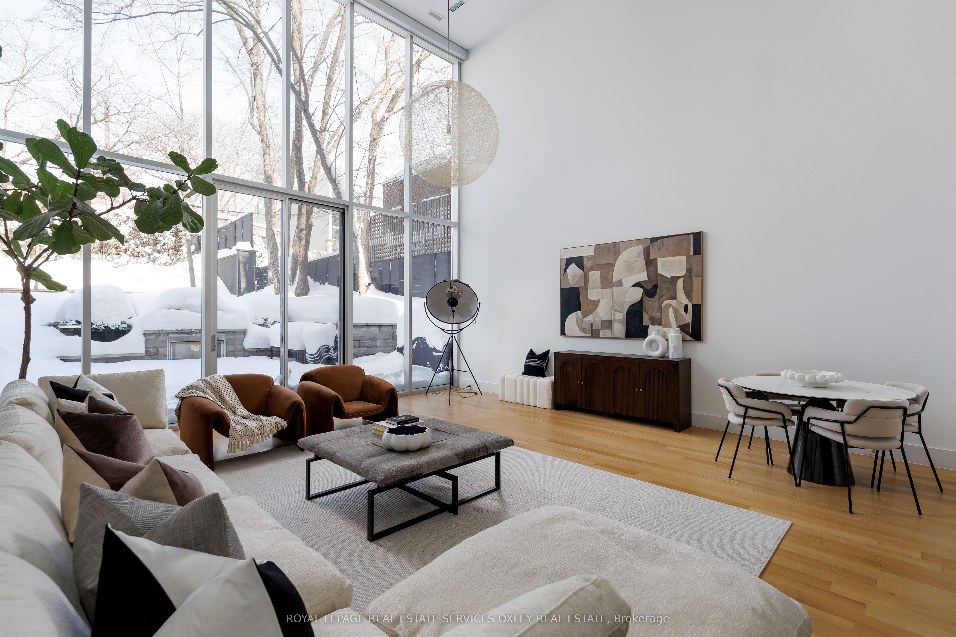 20A Woodlawn Avenue W