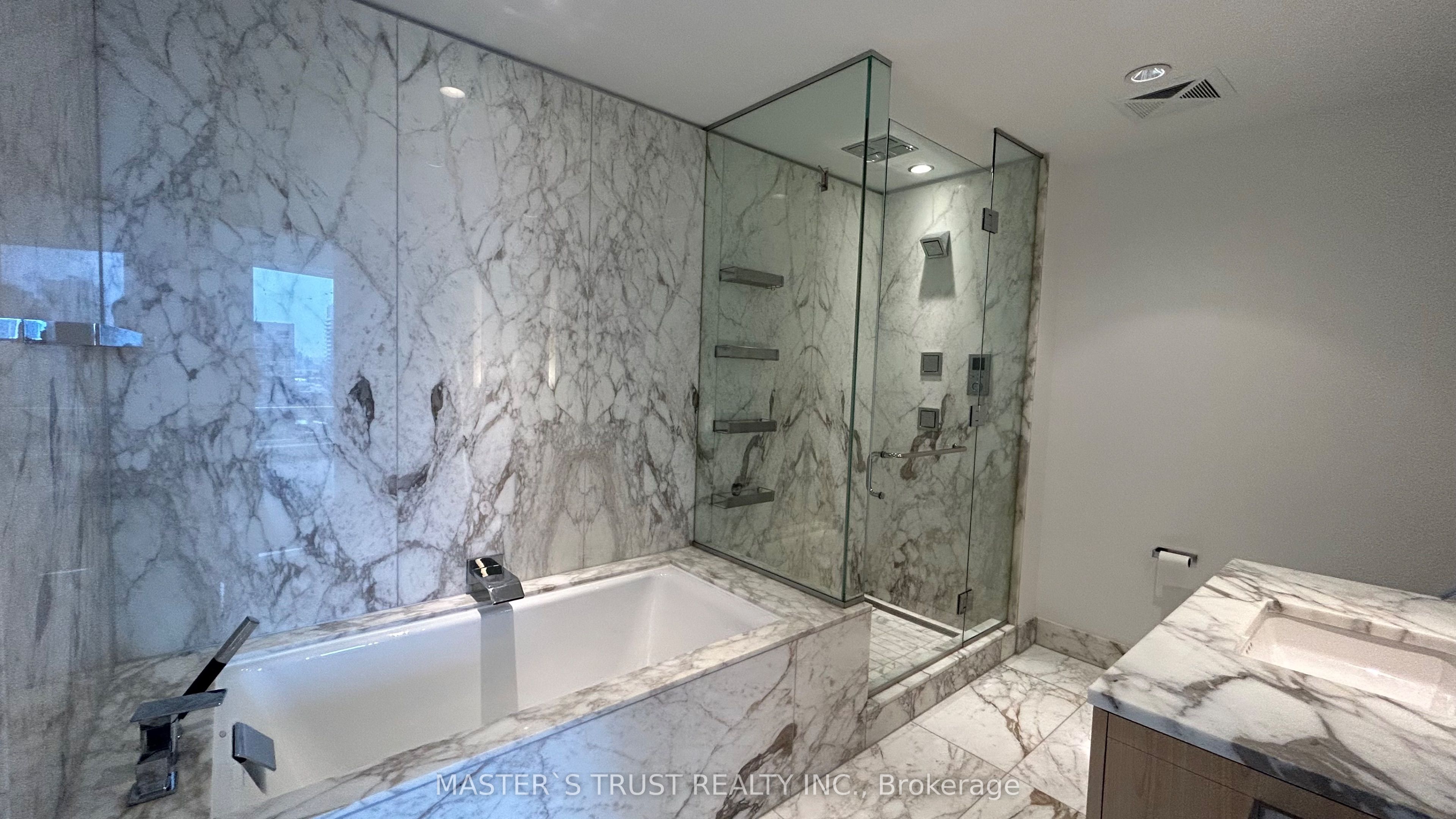 180 university Avenue 4104