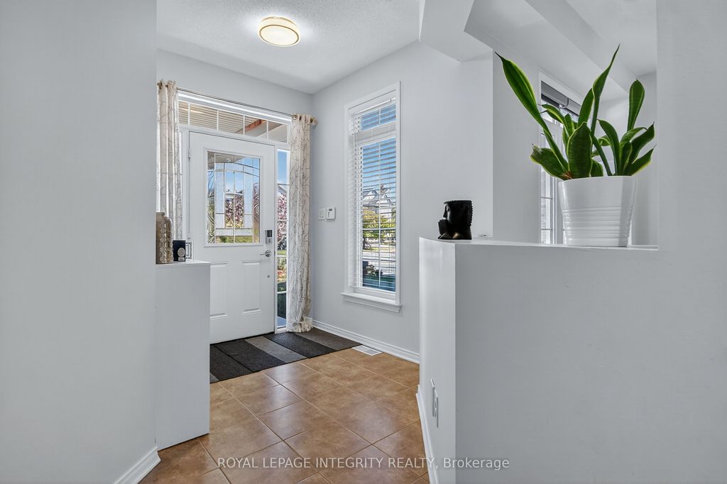 Photo of 347 Tucana Way, Barrhaven, ON K2J 0Z8 (MLS # X12607500)