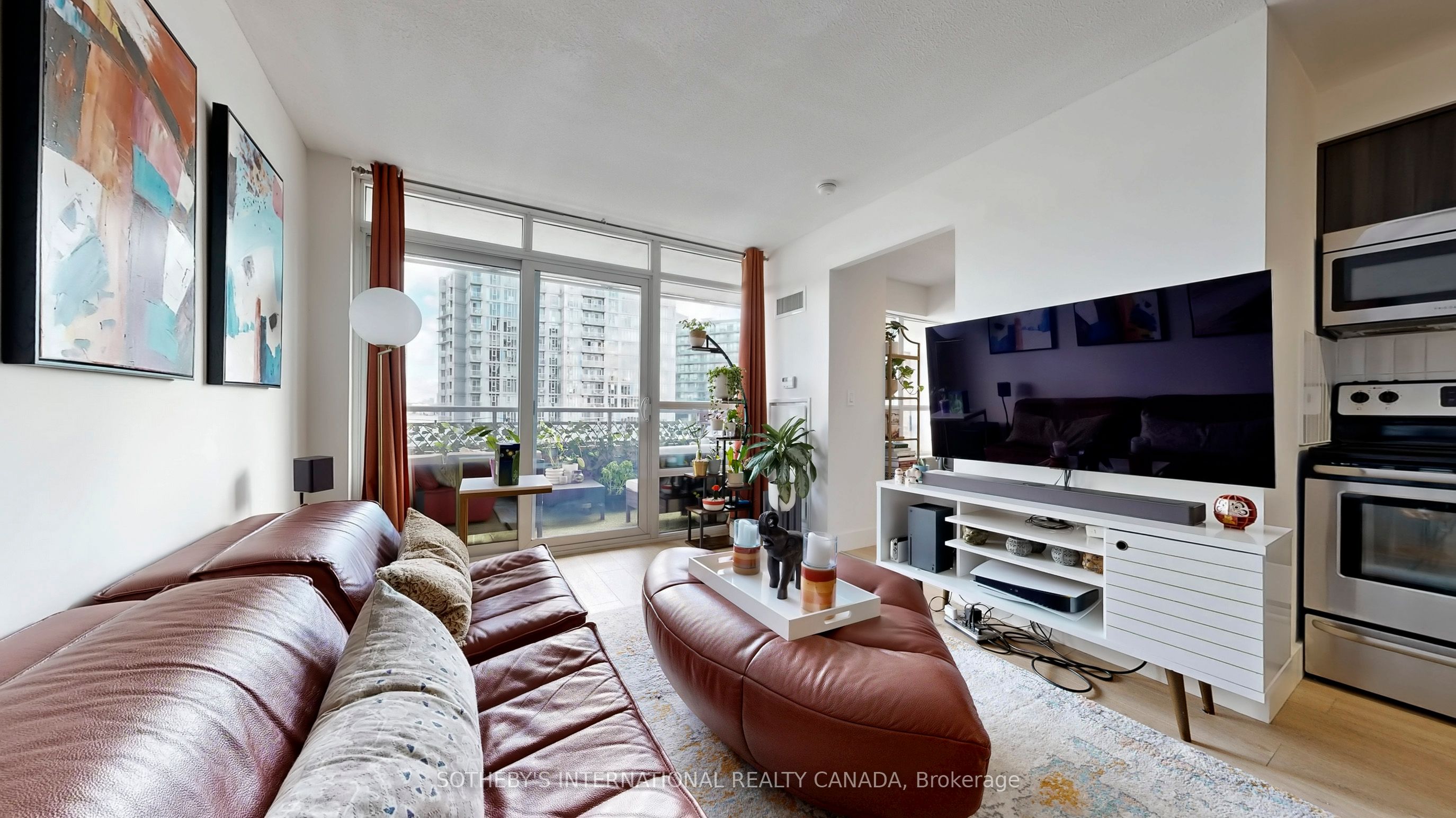 38 Joe Shuster Way 1123