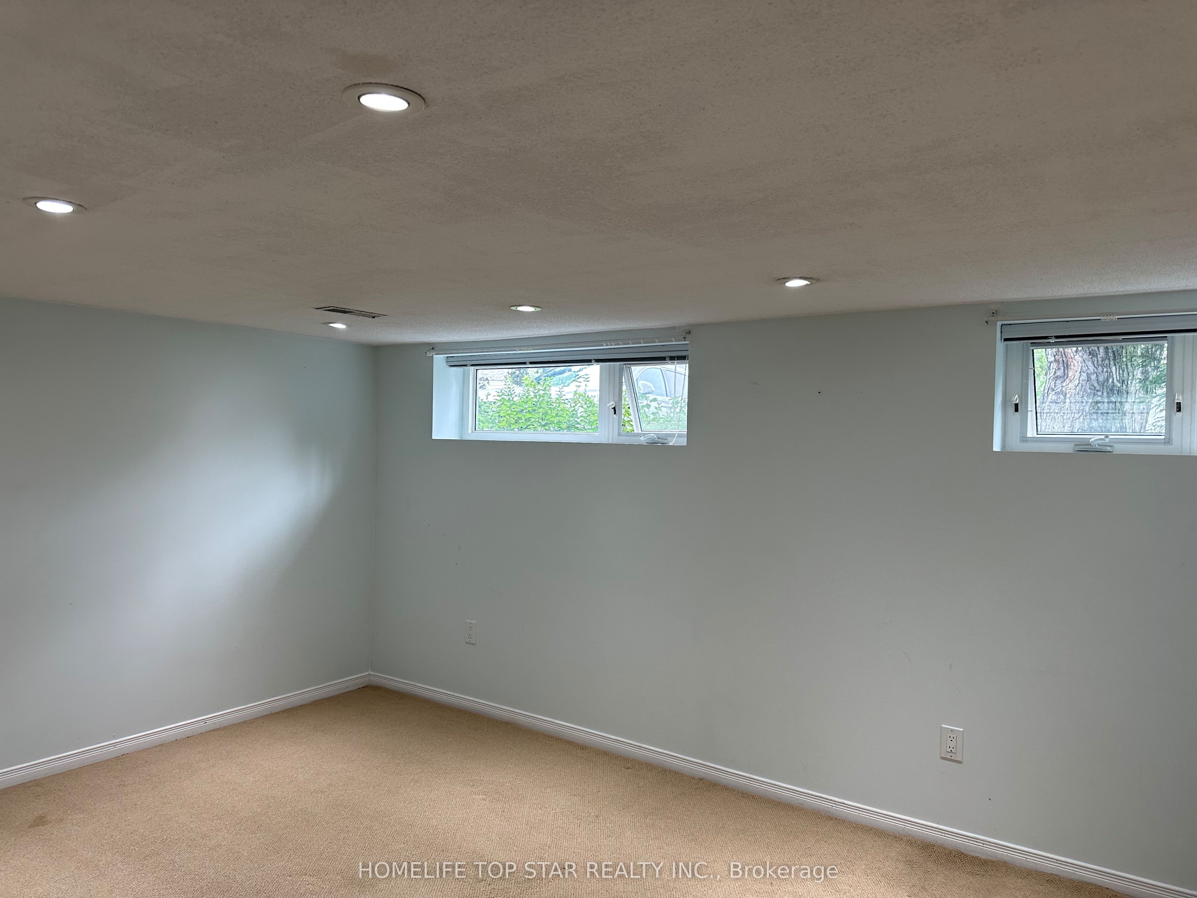 Photo 1 of 8 — 209 Connaught Avenue Basement, Toronto, ON M2M 1H6