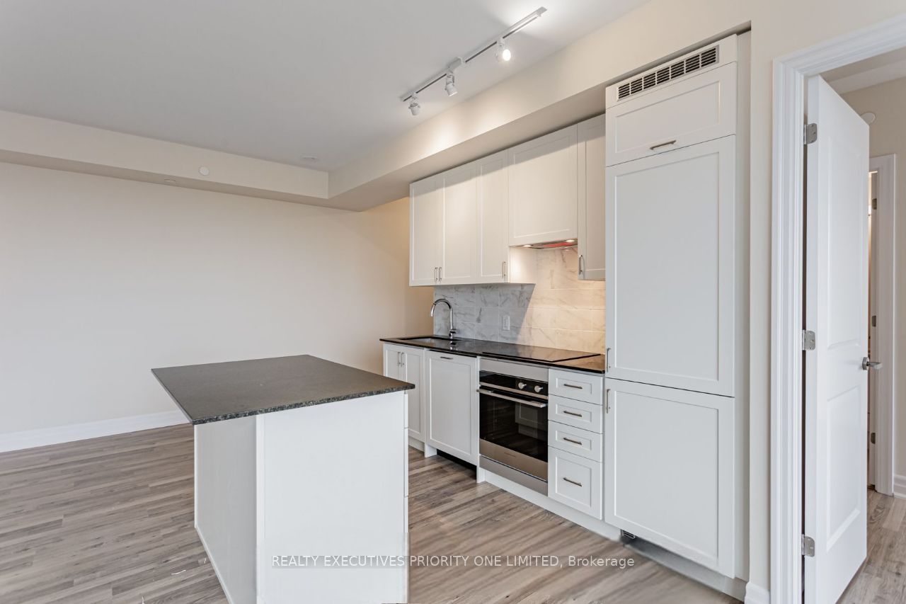 9075 Jane Street 809