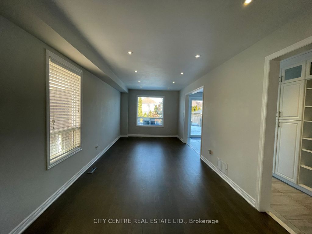 Photo of 4777 Glasshill Grove, Mississauga, ON L5M 7R6 (MLS # W12847234)