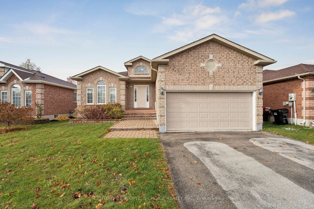 Photo of 136 Marsellus Drive, Barrie, ON L4N 0E1 (MLS # S12629372)