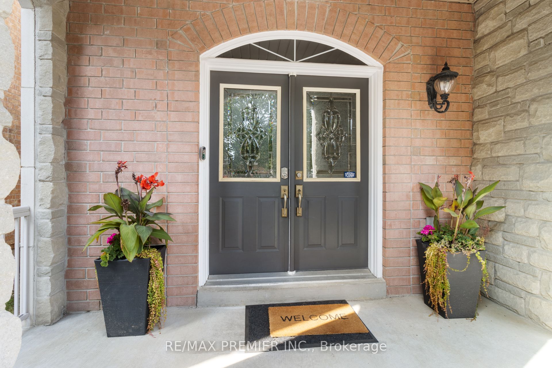 64 Leameadow Road