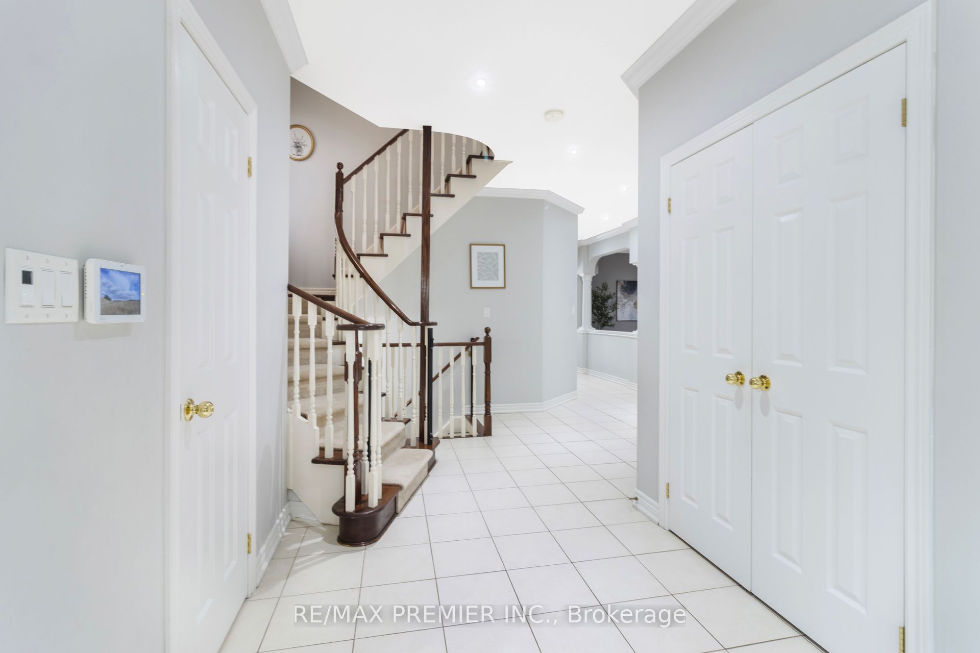 64 Leameadow Road