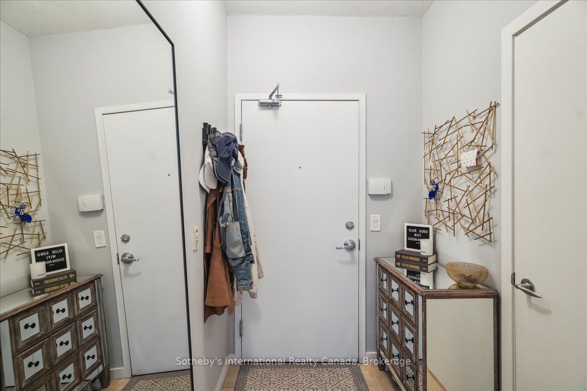 218 Queens Quay W 1804