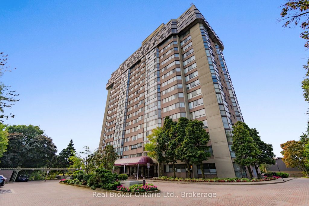 Photo of 880 Dundas Street W #502, Mississauga, ON L5C 4H3 (MLS # W12809638)