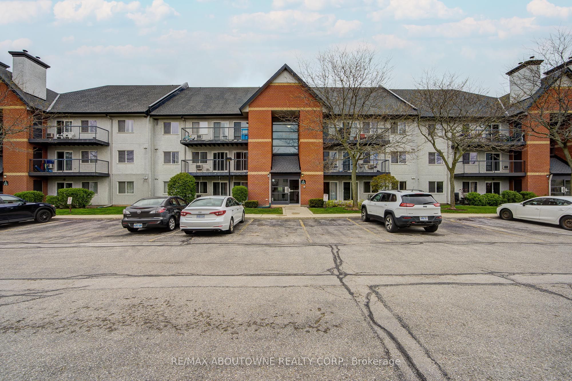 1450 Glen Abbey Gate 214