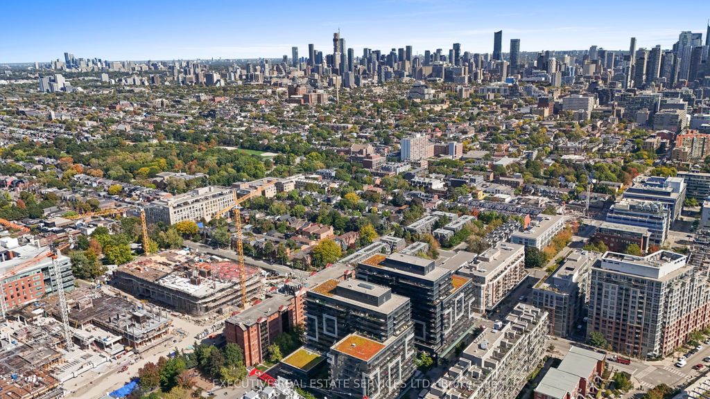 Photo of 1030 King Street W #721, Toronto, ON M6K 0B4 (MLS # C12451027)