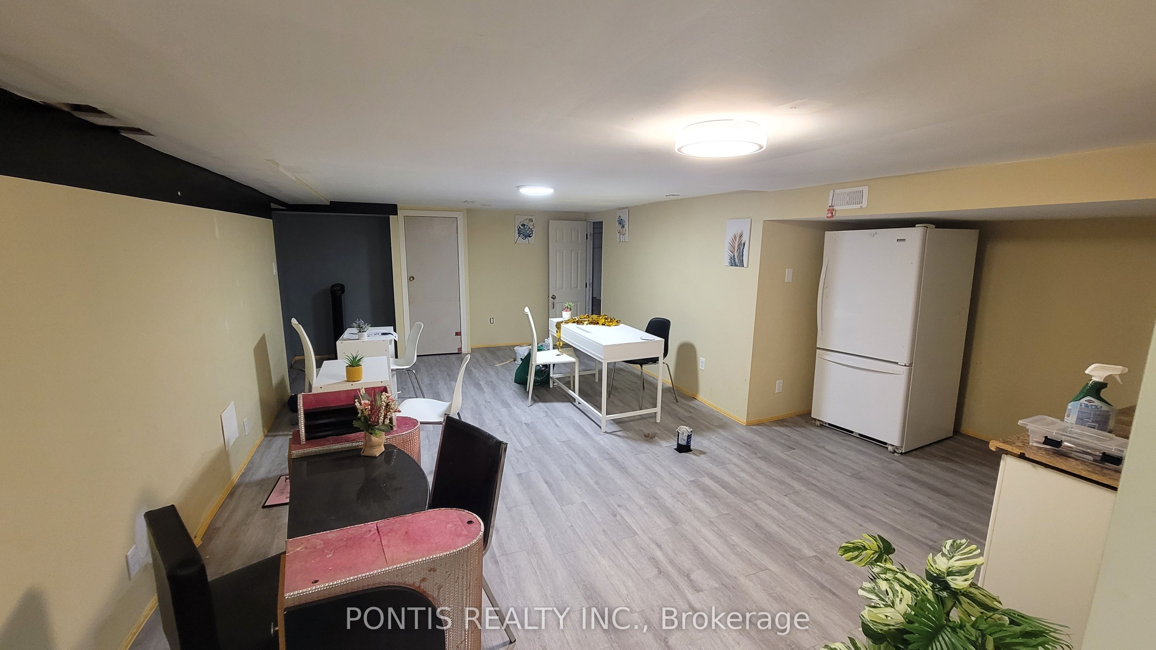 612 Lakeshore Road E