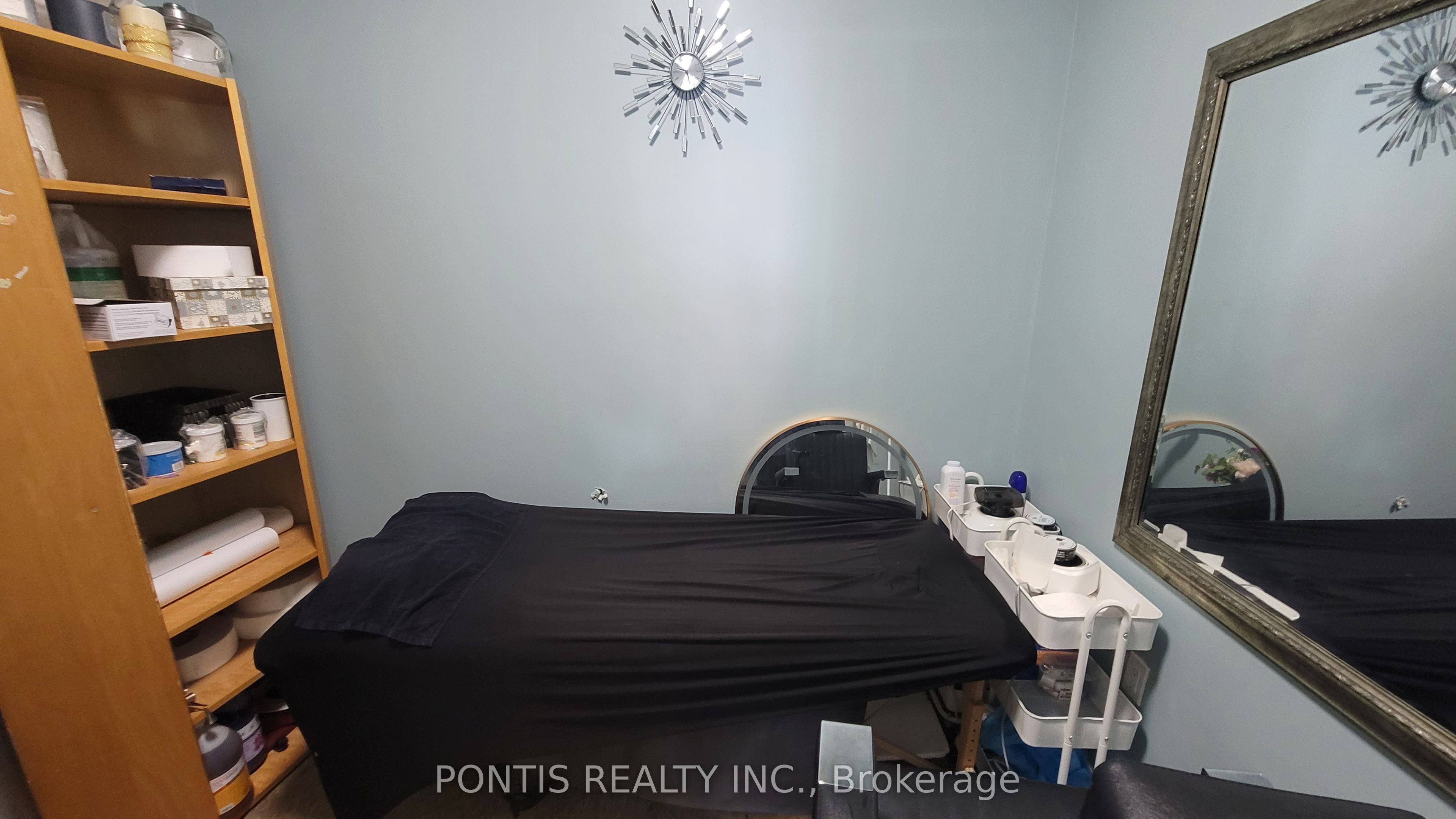 612 Lakeshore Road E