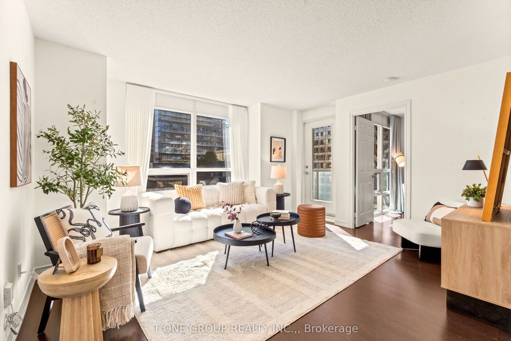 Photo of 761 Bay Street #605, Toronto, ON M5G 2R2 (MLS # C12592880)