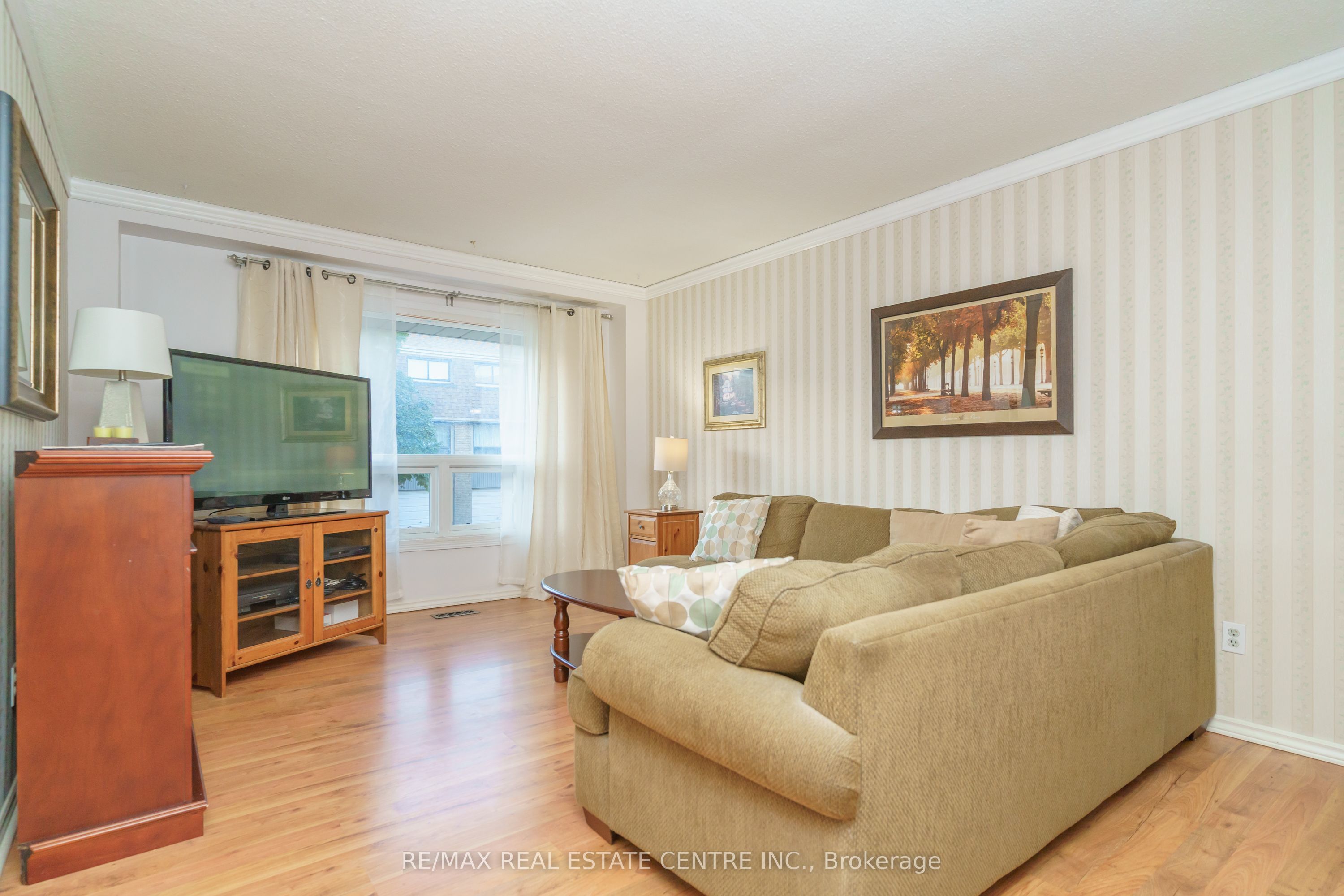 143 Ashton Crescent 143