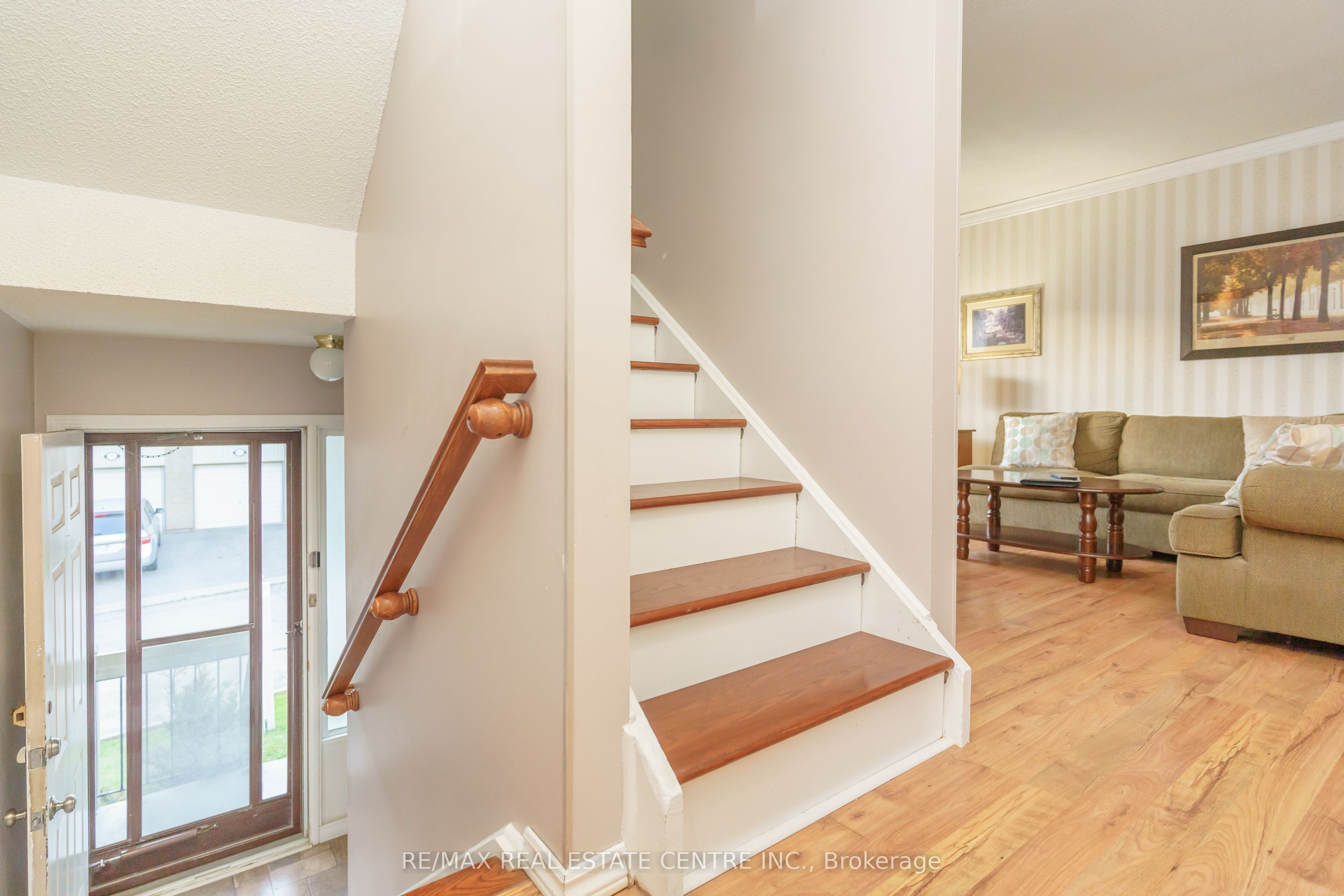 143 Ashton Crescent 143