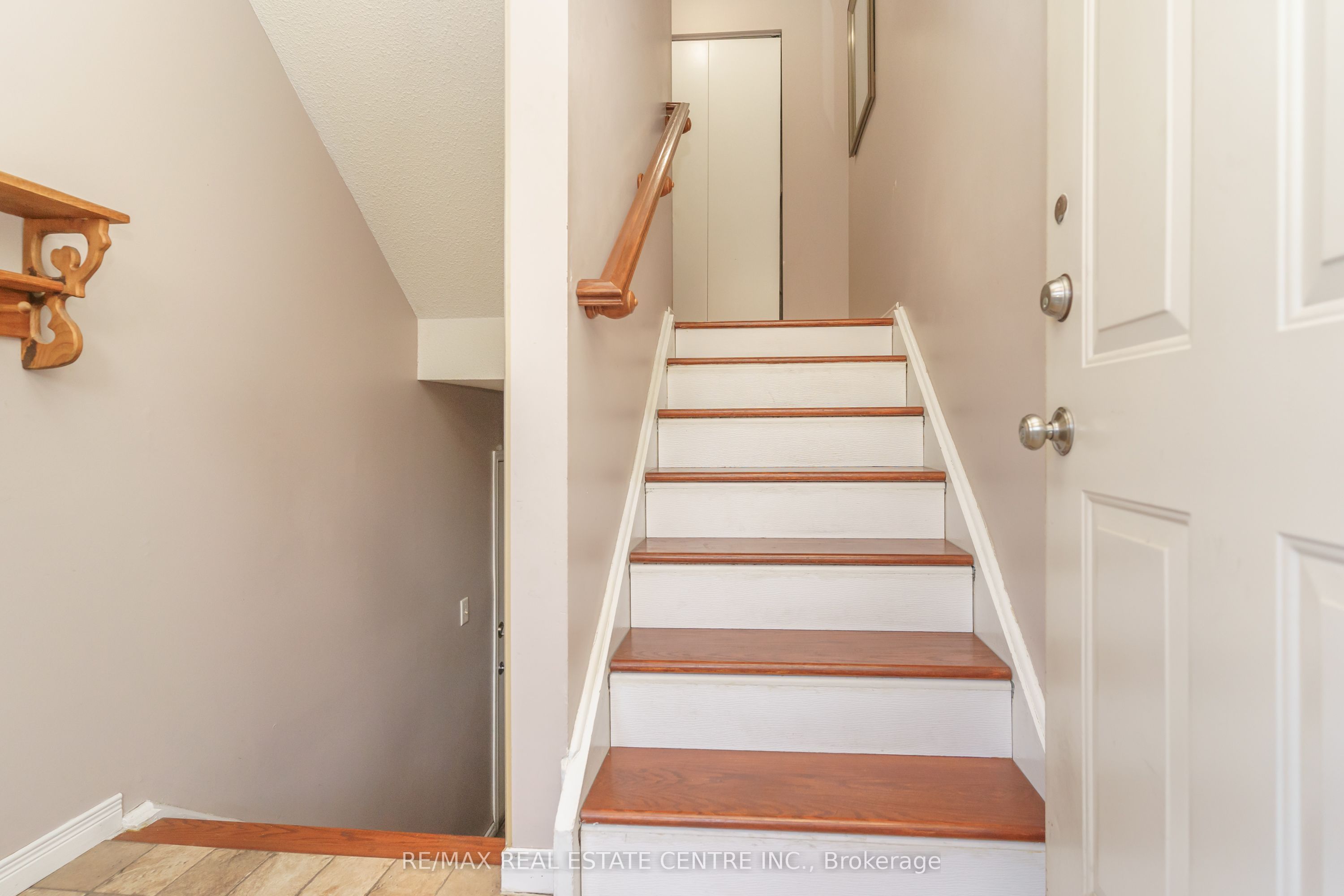143 Ashton Crescent 143