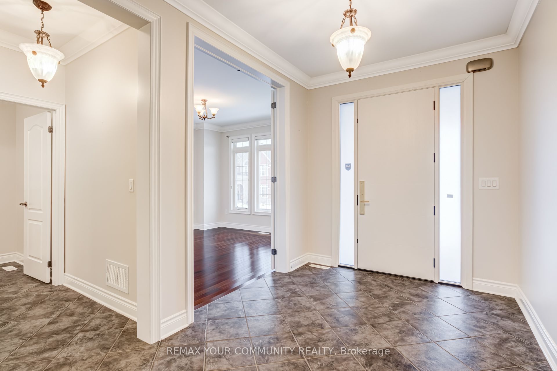 93 William Bowes Boulevard