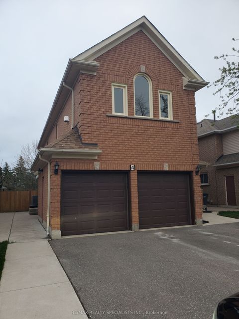 4 Rainforest Drive Main Brampton ON L6R 1A9