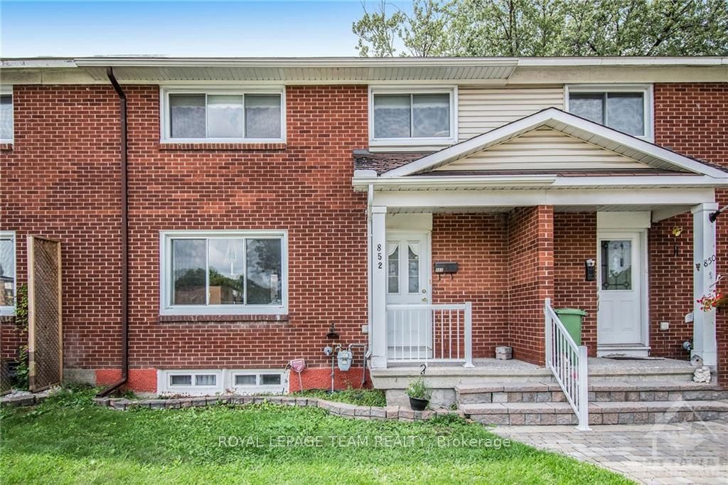Photo of 852 Cummings Avenue, Overbrook - Castleheights and Area, ON K1K 2L4 (MLS # X12457865)