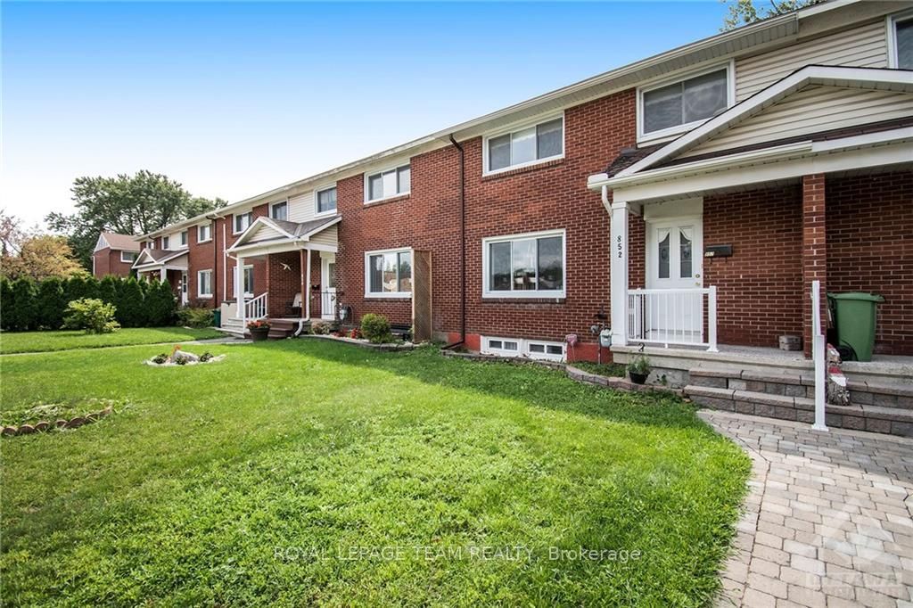Photo of 852 Cummings Avenue, Overbrook - Castleheights and Area, ON K1K 2L4 (MLS # X12457865)