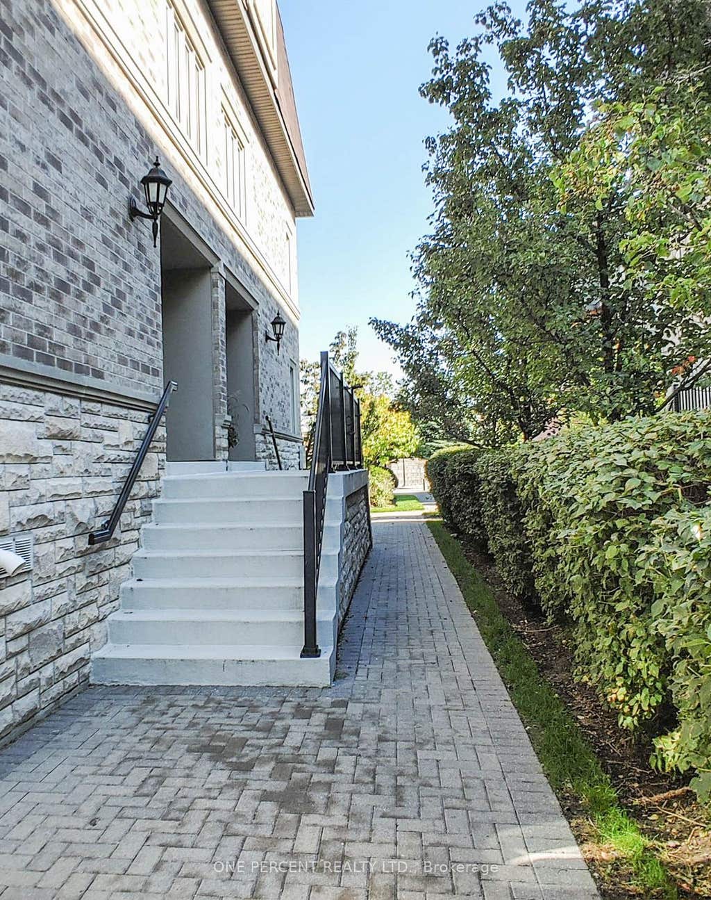 Photo of 320 John Street #201, Markham, ON L3T 0B1 (MLS # N13227836)