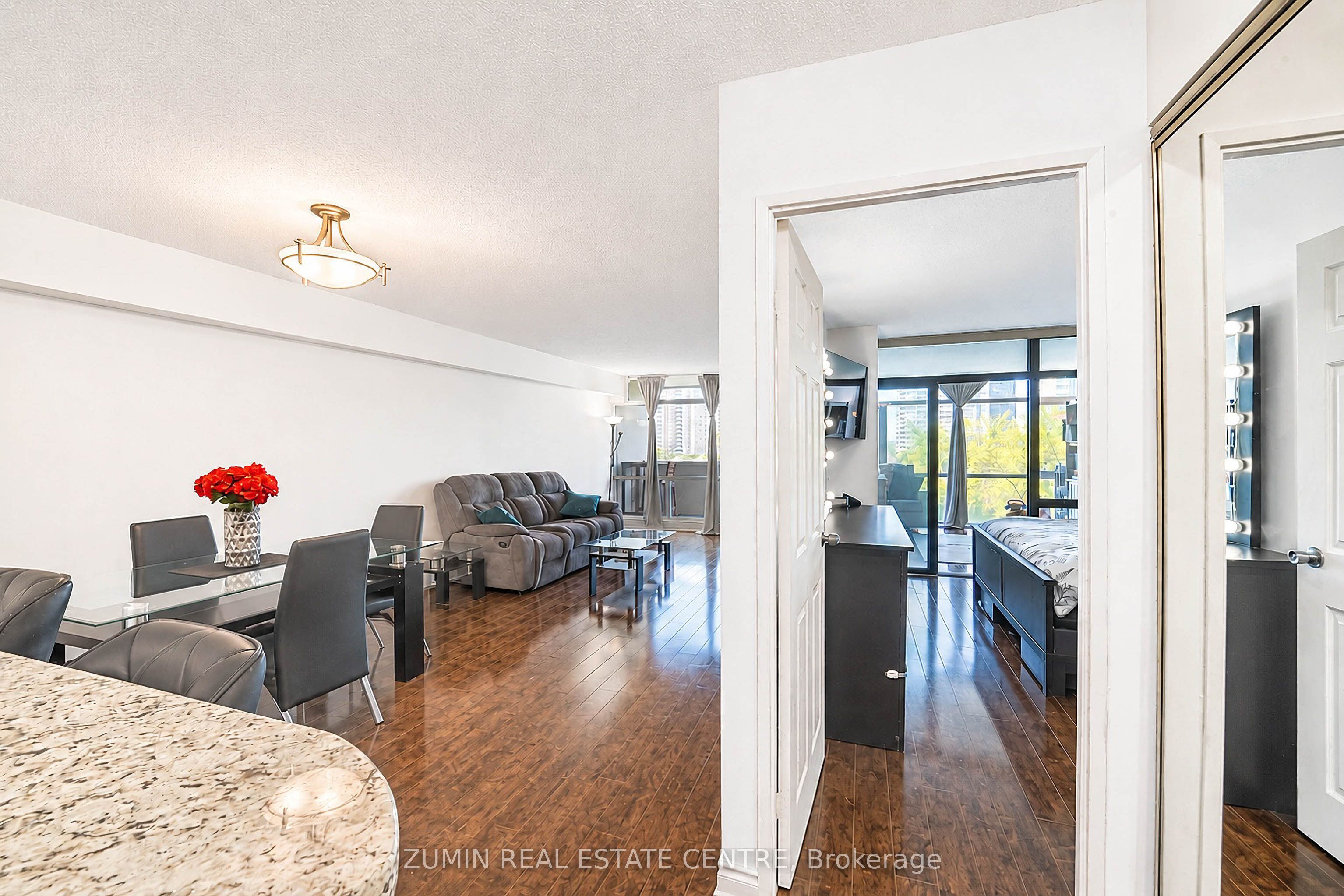 1555 Finch Avenue E 602