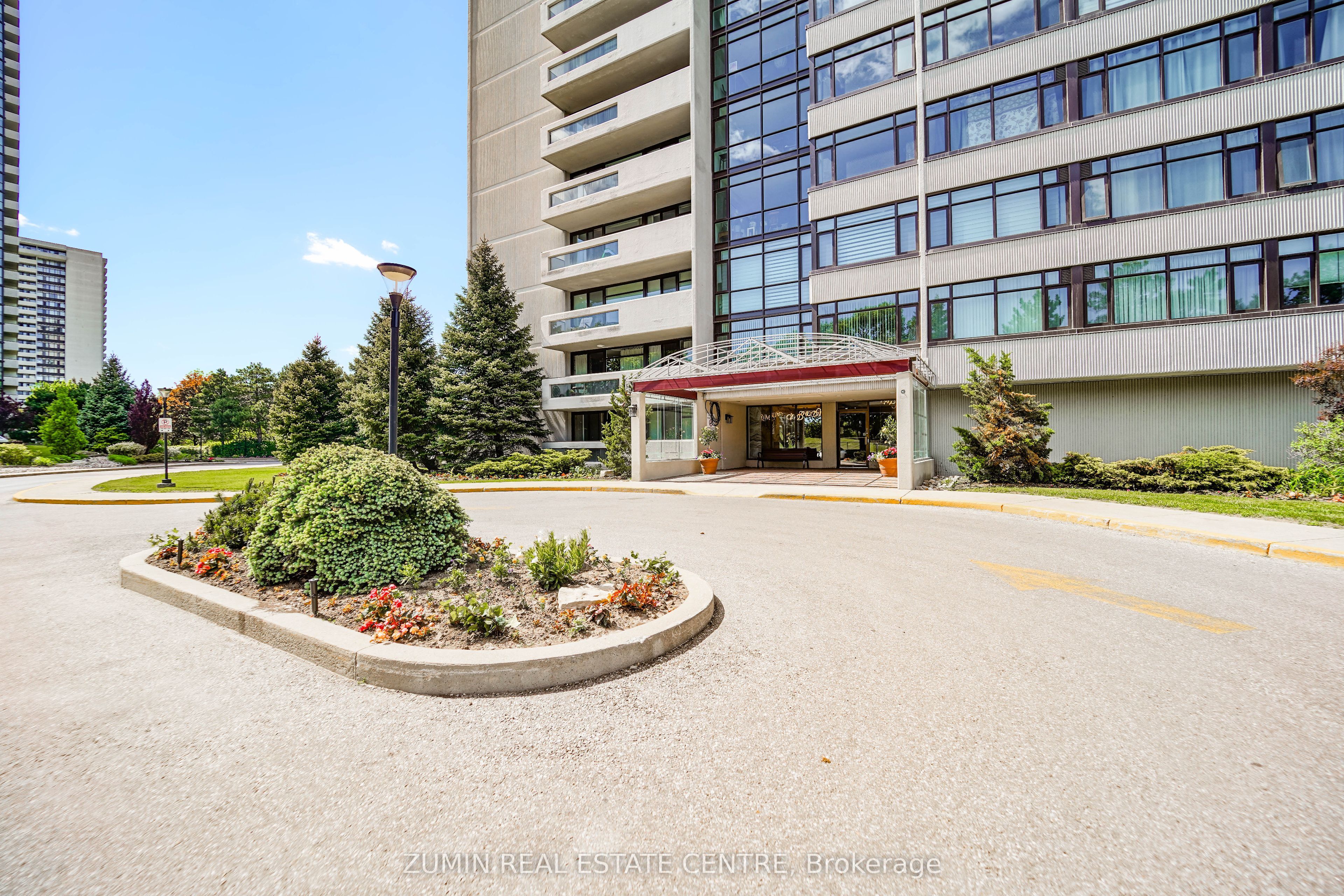 1555 Finch Avenue E 602