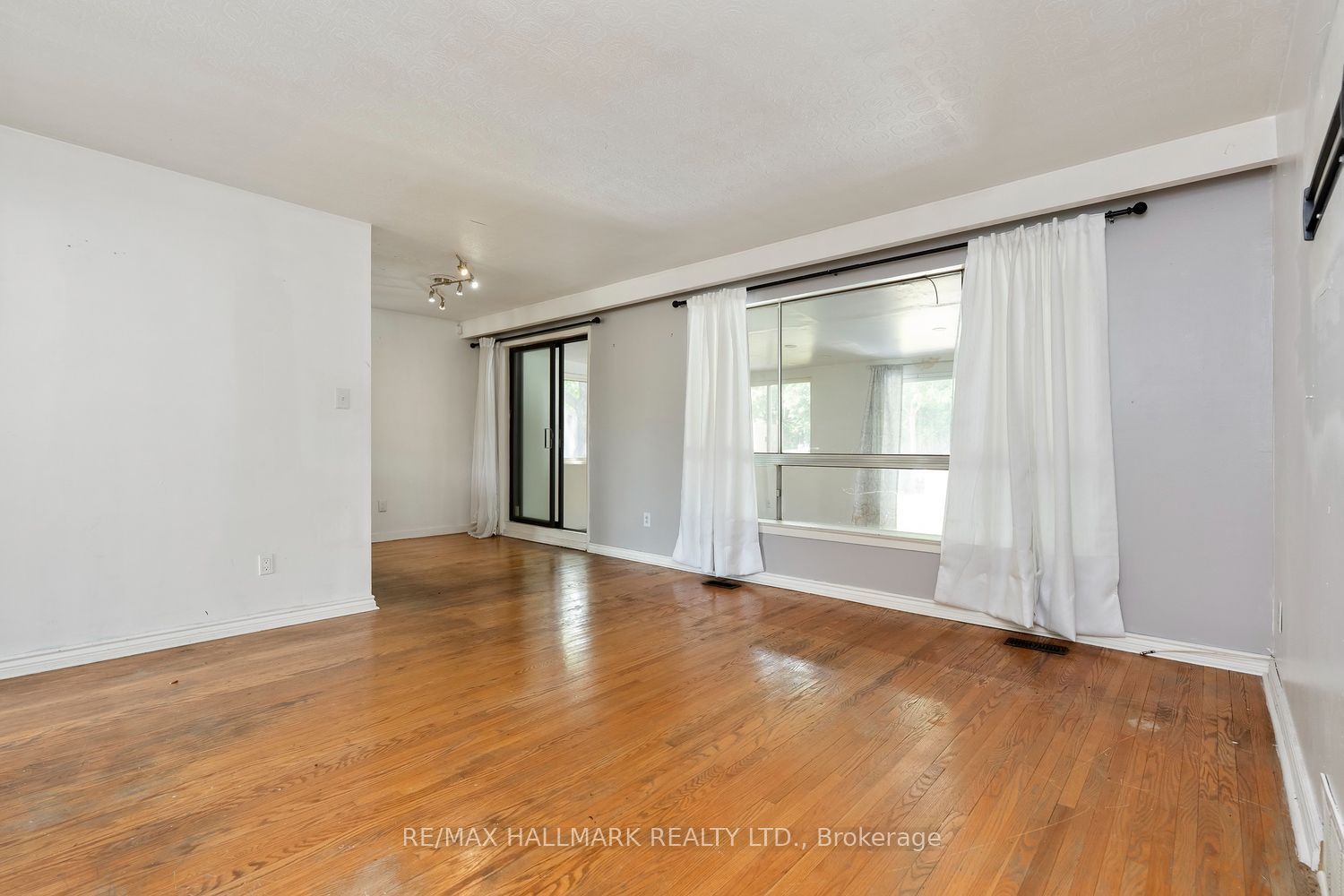 26 Flowertown Avenue