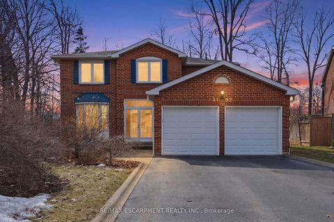 3192 Colebrook Court Mississauga ON L5N 3E2