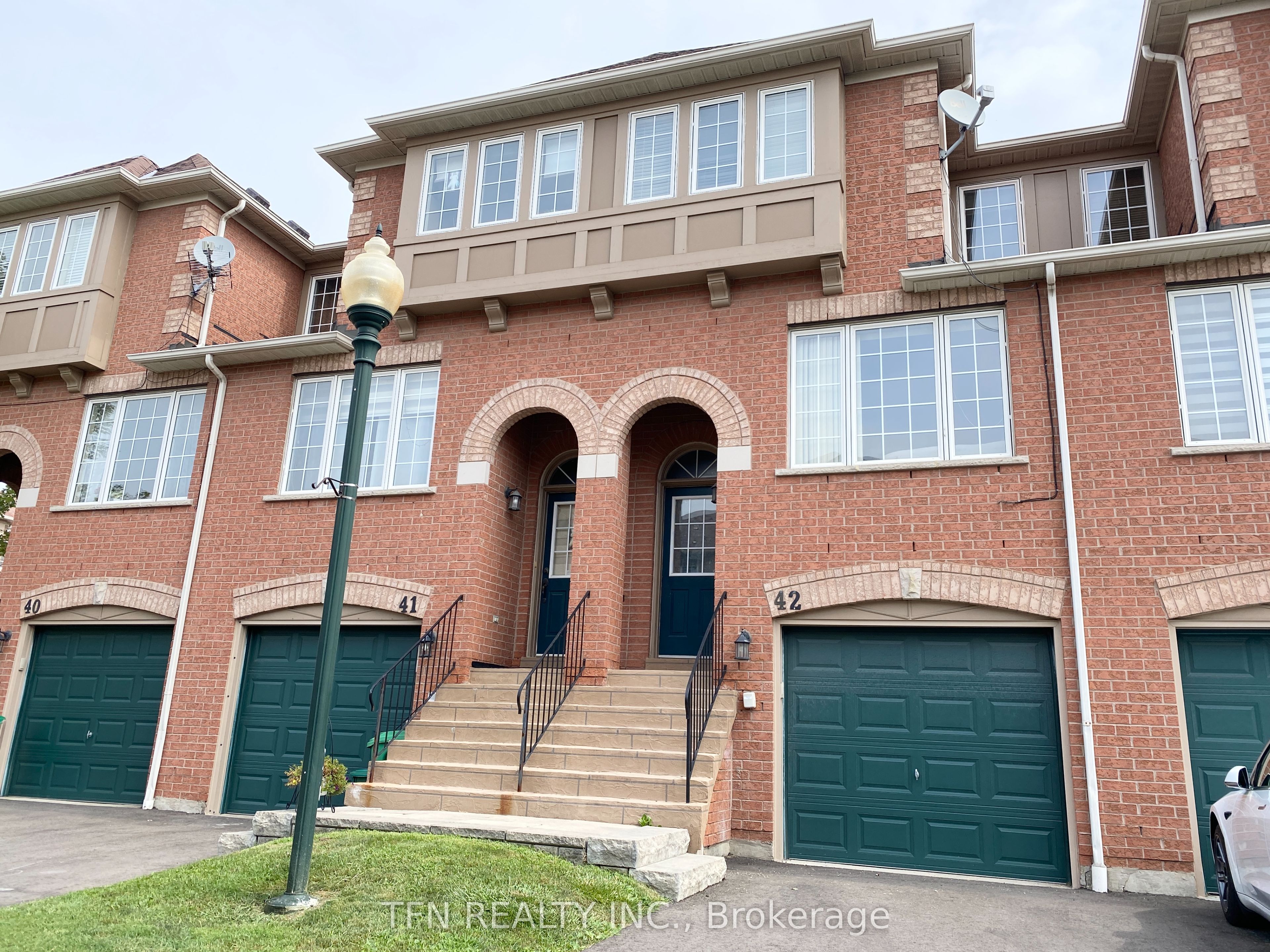 3020 Cedarglen Gate 42