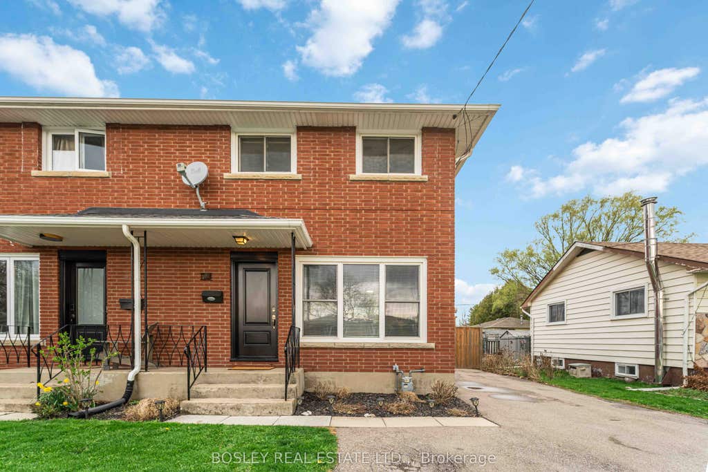 Photo of 75 Wildwood Road, St. Catharines, ON L2M 1E1 (MLS # X13706616)