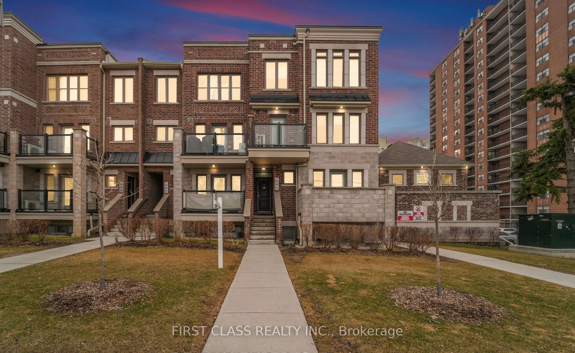 2355 Sheppard Avenue W 212