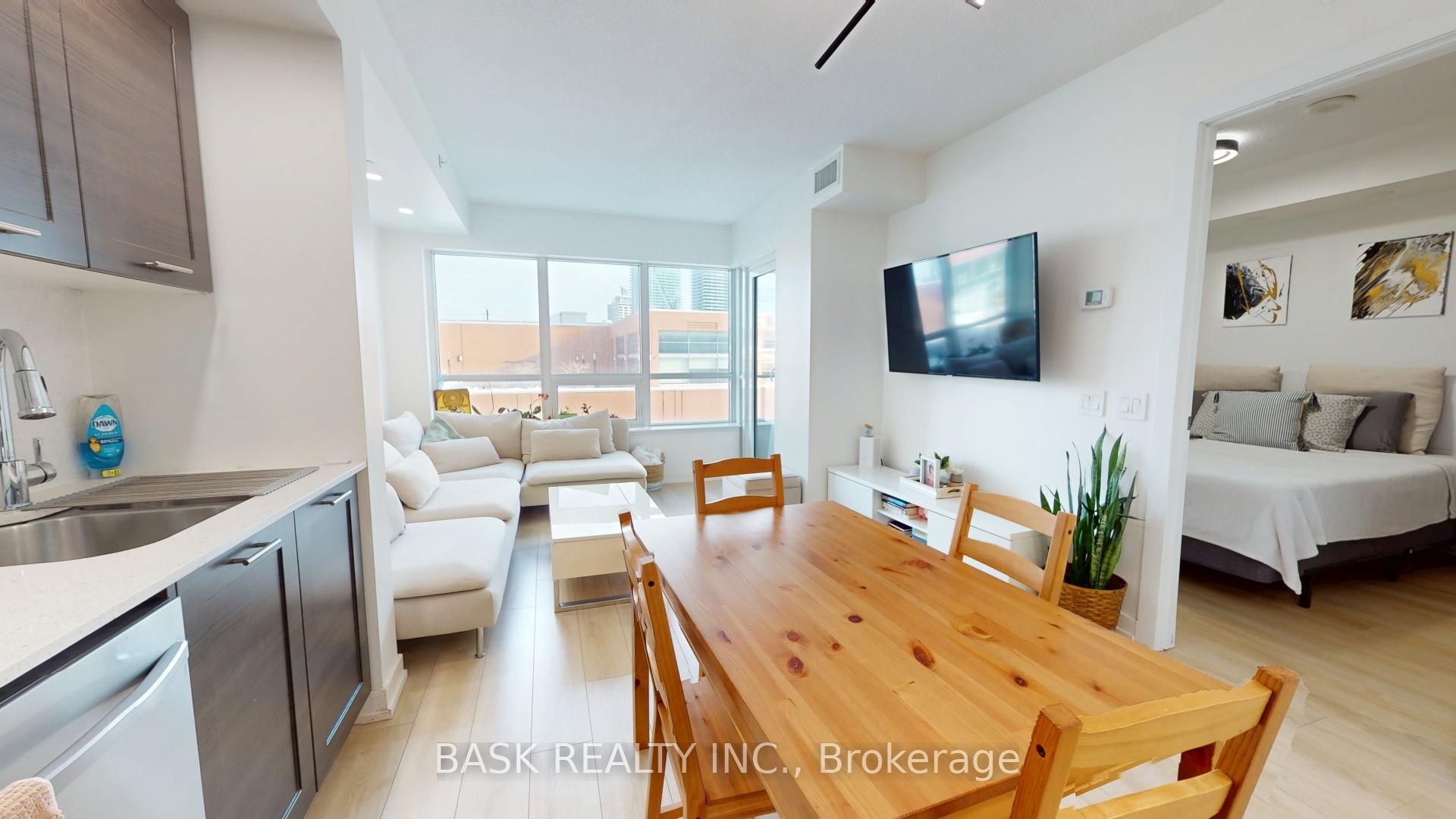2220 Lake Shore Boulevard W 406