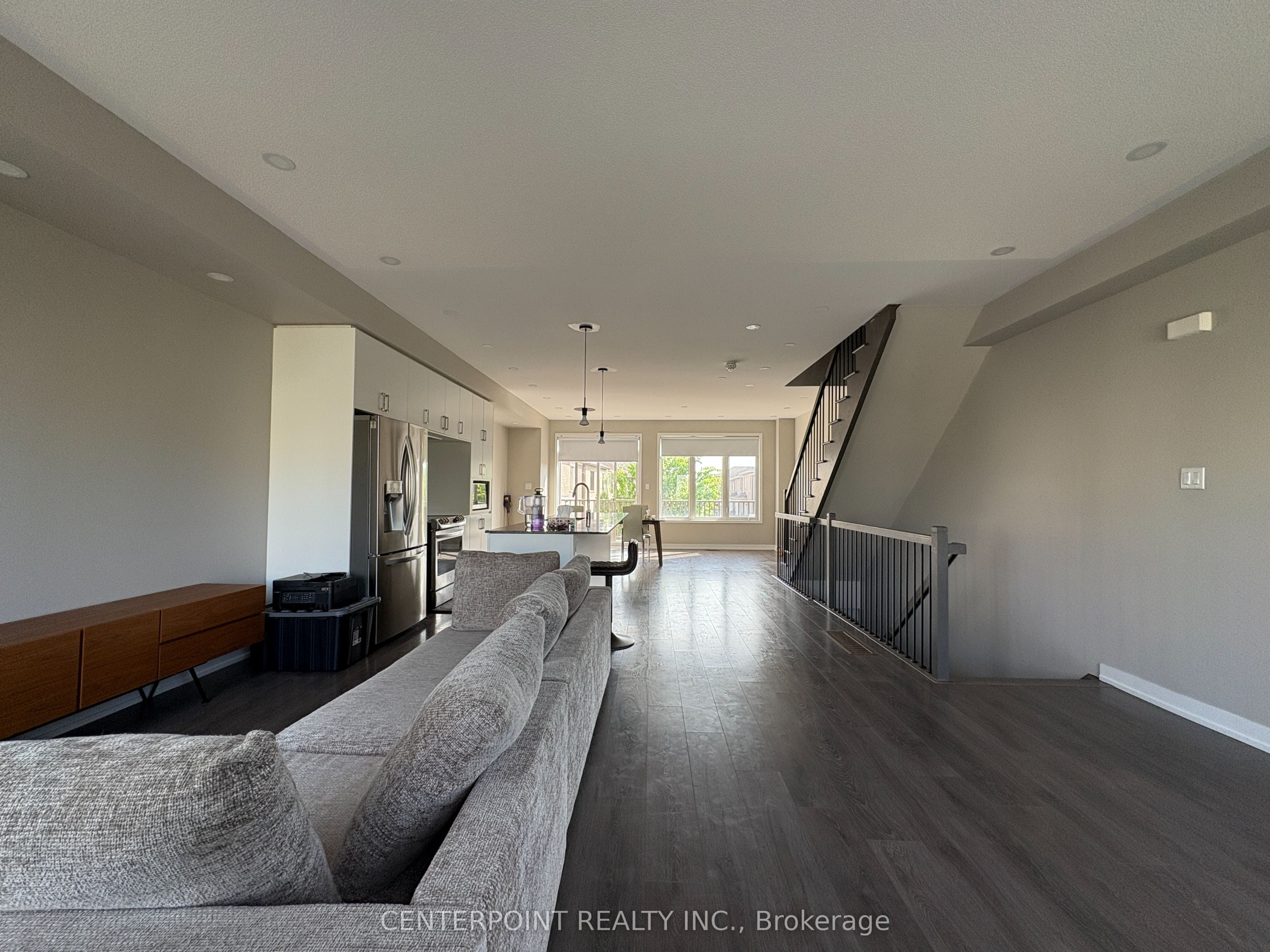 3096 Ernest Appelbe Boulevard