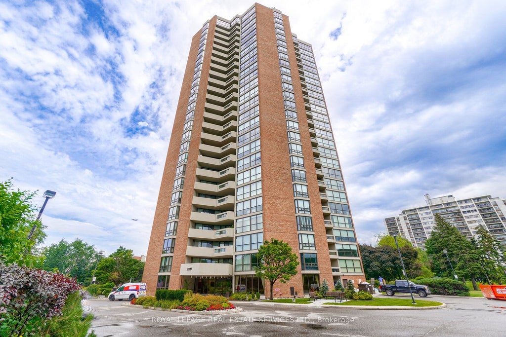 Photo of 2010 Islington Avenue #2305, Toronto, ON M9P 3S8 (MLS # W13818160)
