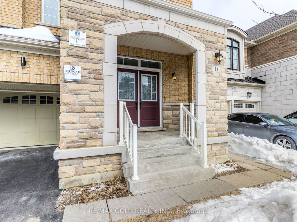 Photo of 11 Clunburry Road, Brampton, ON L7A 5B4 (MLS # W12654442)