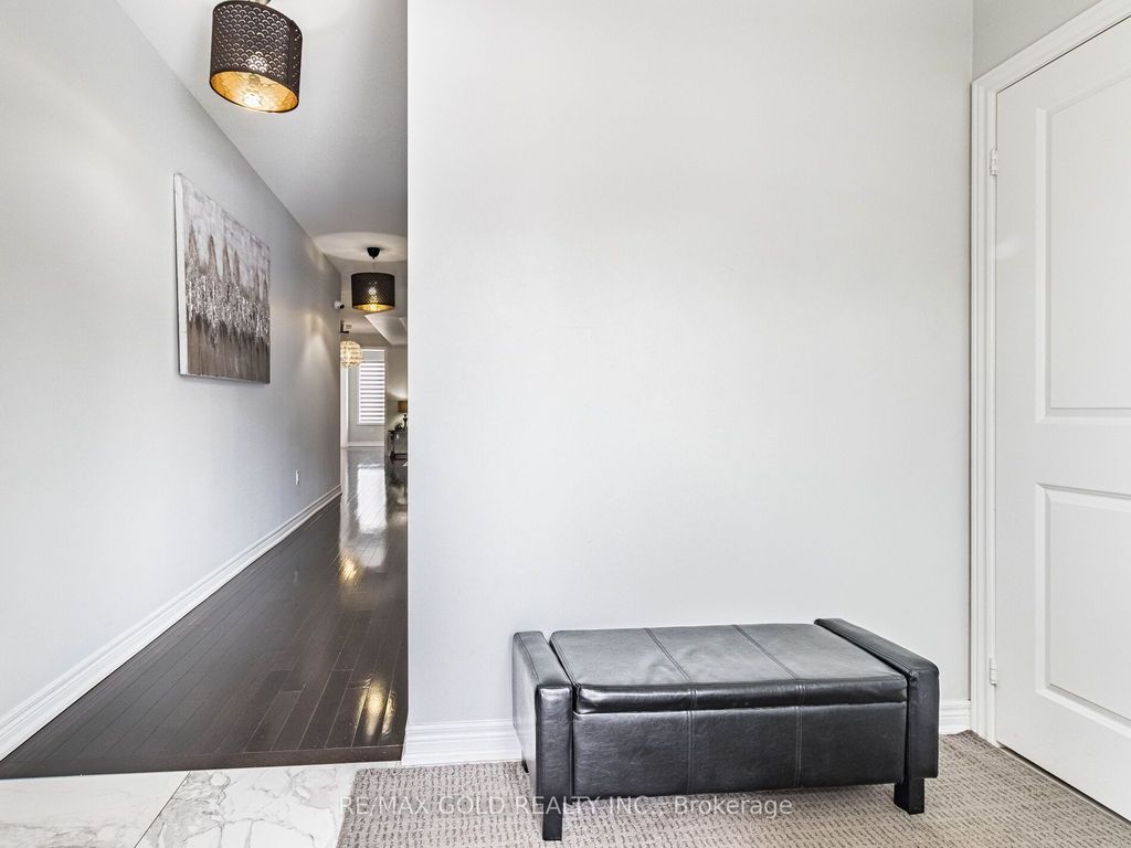 Photo of 11 Clunburry Road, Brampton, ON L7A 5B4 (MLS # W12654442)