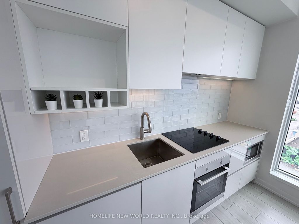 Photo of 5 Buttermill Avenue #906, Vaughan, ON L4K 0J5 (MLS # N13075414)