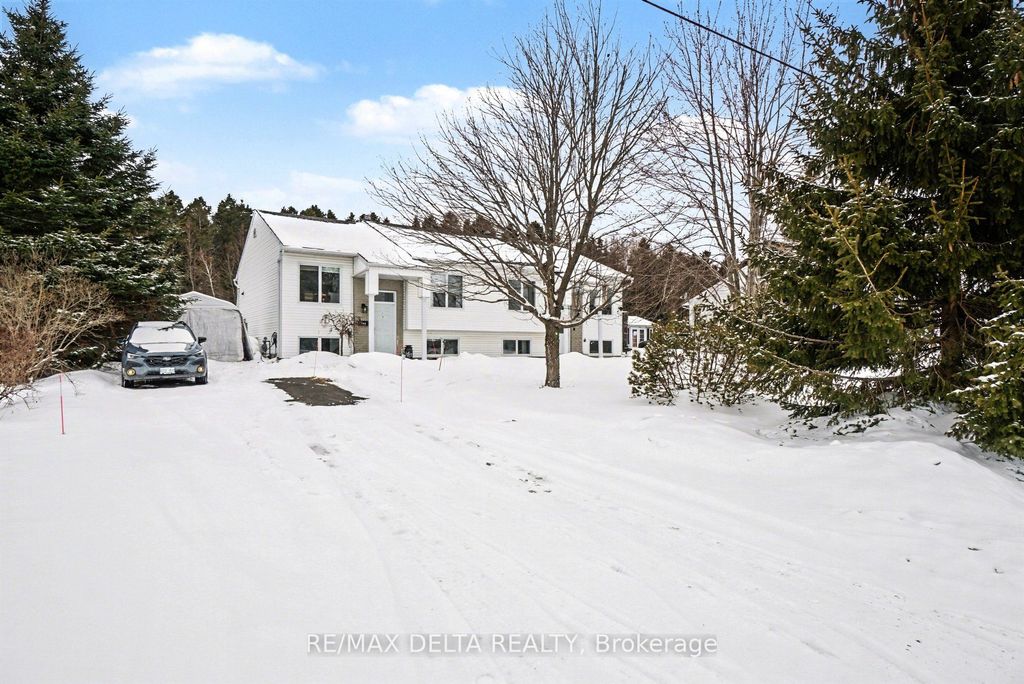 Photo of 542A Devista Boulevard, Alfred and Plantagenet, ON K0B 1A0 (MLS # X12906560)
