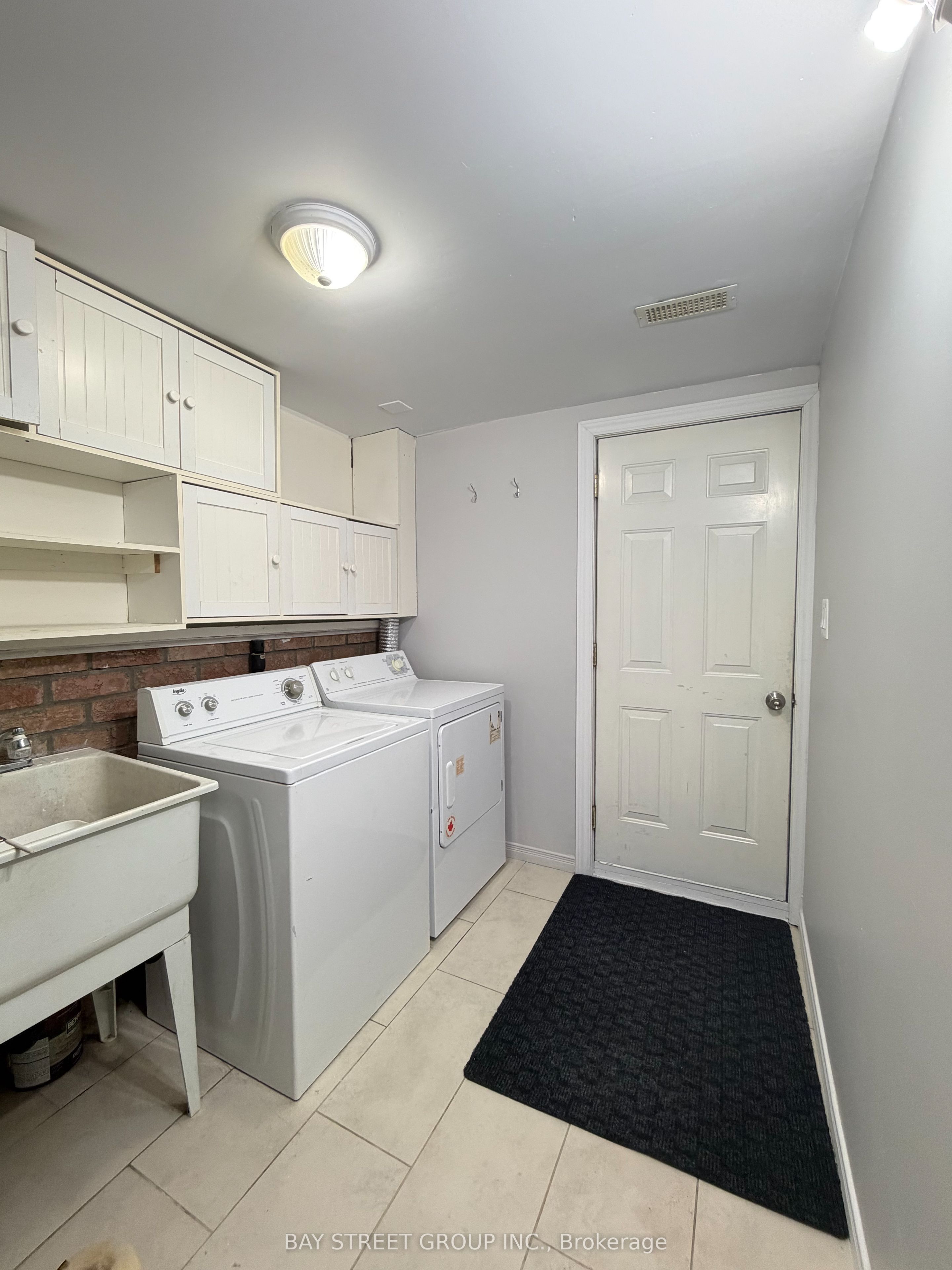 759 Eaglemount Crescent