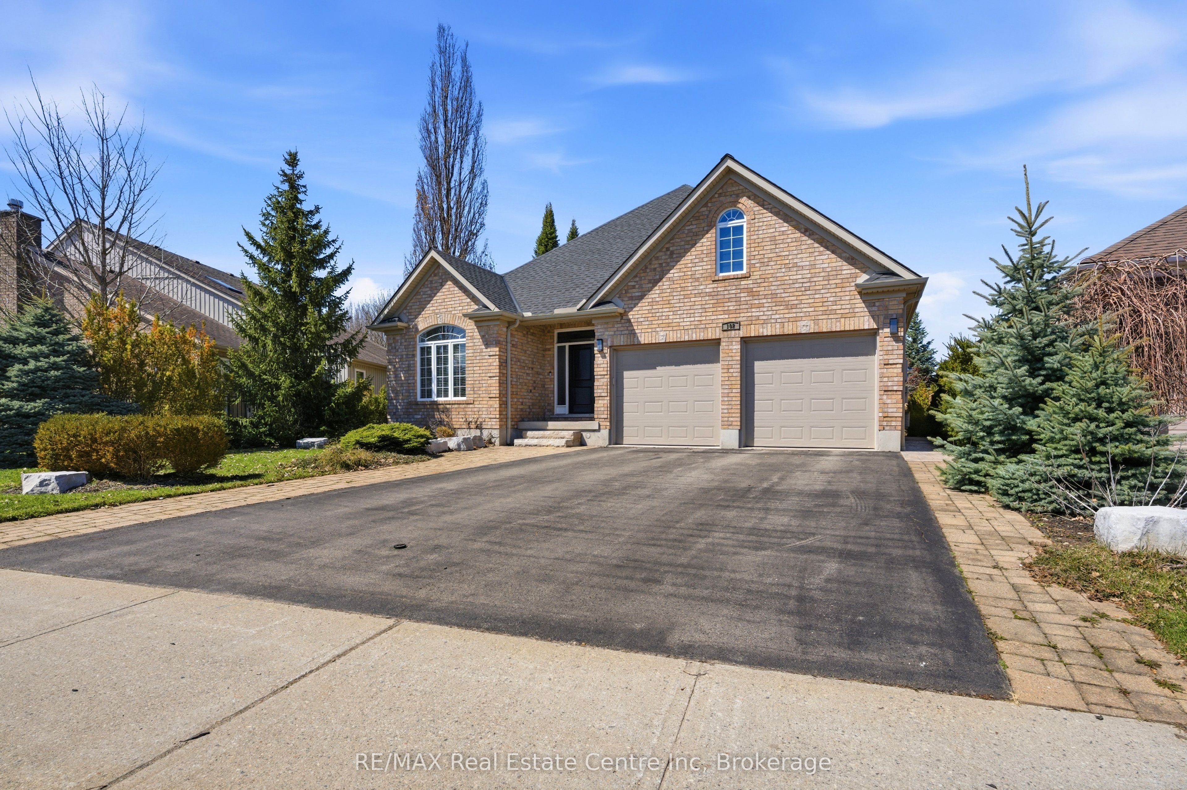 102 Kortright Road E