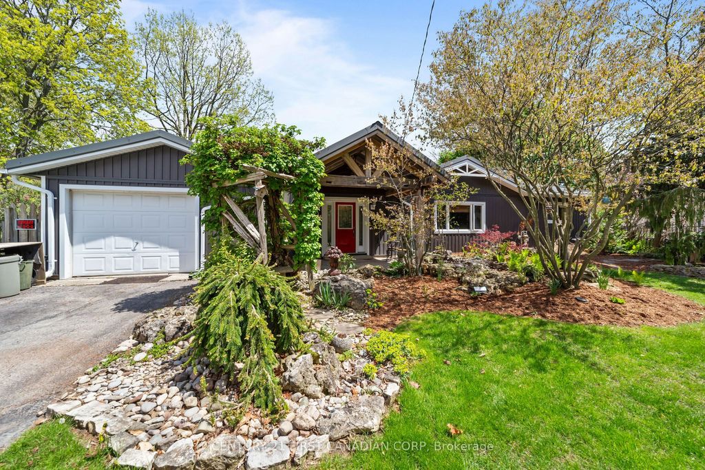 Photo of 35 Park Avenue, St. Thomas, ON N5R 4V9 (MLS # X13111182)
