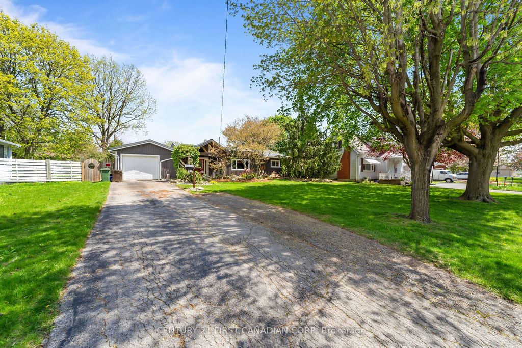 Photo of 35 Park Avenue, St. Thomas, ON N5R 4V9 (MLS # X13111182)