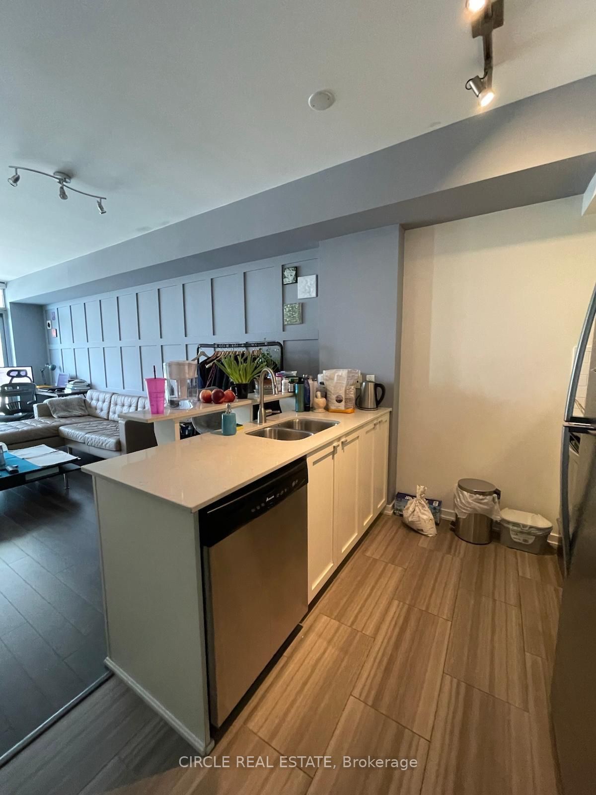 103 The Queensway Avenue N 309